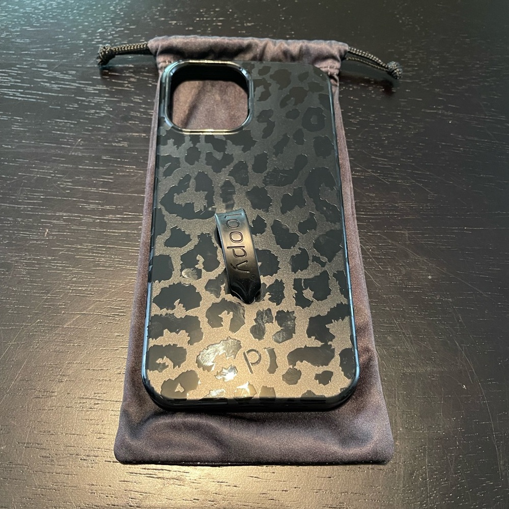 Loopy midnight leopard